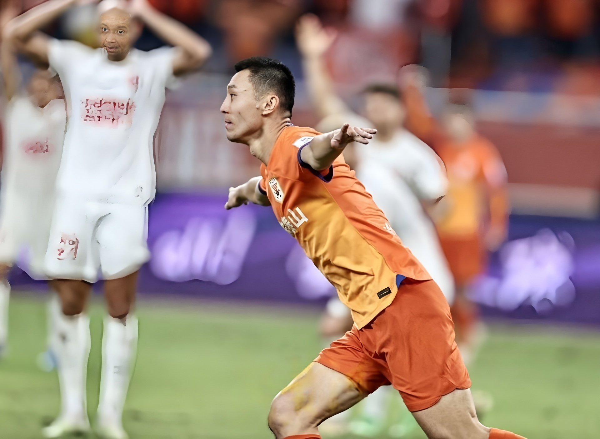 u88娱乐电竞官方-赛后山东泰山复出首秀独行侠教练面临压力，C罗关键时刻夺冠直接炸裂的简单介绍